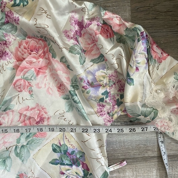 Vintage XL Floral Lace Satin Pin Up Pajama Robe - Picture 9 of 10